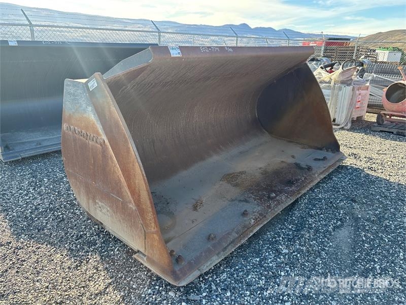 DaeQuip 124 in 5.5 cyd Wheel Loader Bucket Kauhat