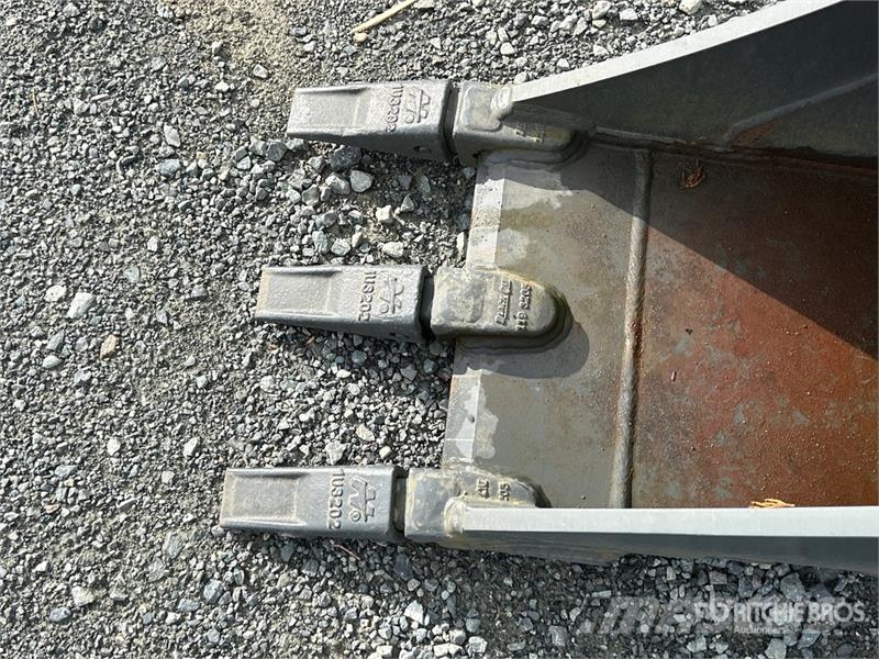 DaeQuip 14 in Q/C Digging Excavator Bucket (Unused) Kanalak