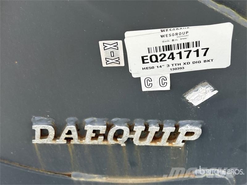 DaeQuip 14 in Q/C Digging Excavator Bucket (Unused) Kanalak