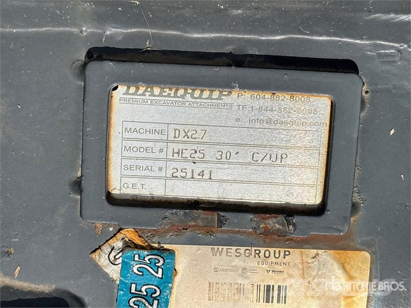 DaeQuip 30 in Cleanup Excavator Bucket (Unused) Kanalak