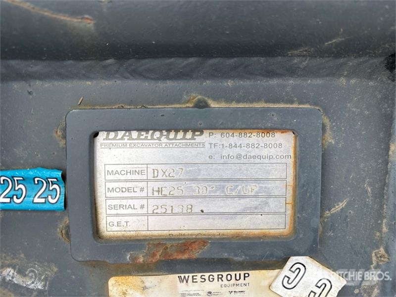 DaeQuip 30 in Cleanup Excavator Bucket (Unused) Kanalak