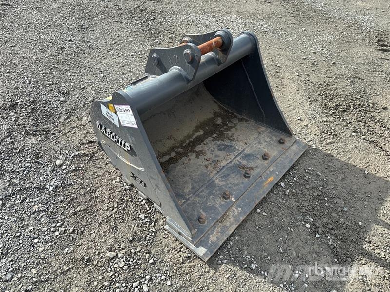 DaeQuip 30 in Cleanup Excavator Bucket (Unused) Kanalak