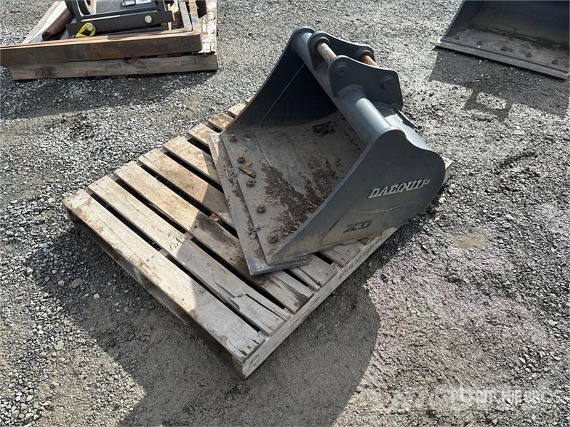 DaeQuip 30 in Q/C Cleanup Excavator Bucket (Unused) Bakken