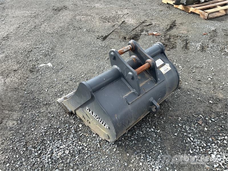 DaeQuip 30 in Q/C Cleanup Excavator Bucket (Unused) Bakken