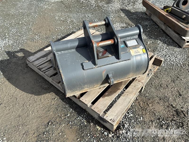 DaeQuip 30 in Q/C Cleanup Excavator Bucket (Unused) Bakken