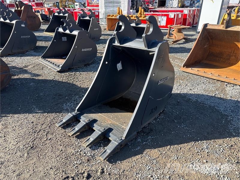 DaeQuip 32 in Digging Excavator Bucket (Unused) Kauhat
