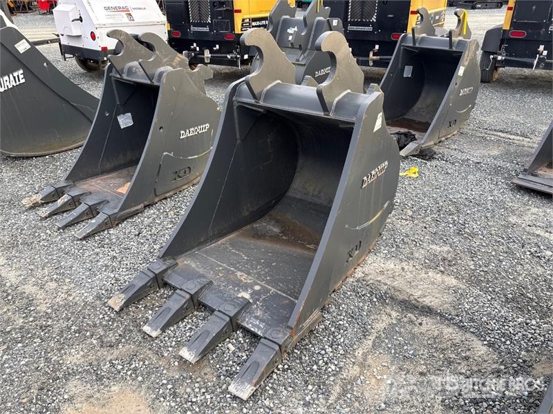 DaeQuip 34 in Digging Excavator Bucket (Unused) Kauhat