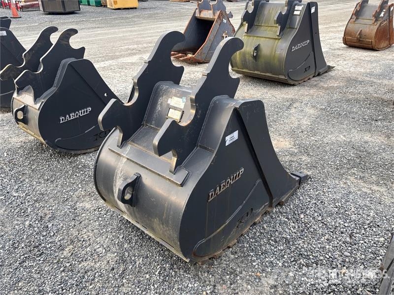 DaeQuip 34 in Digging Excavator Bucket (Unused) Kauhat