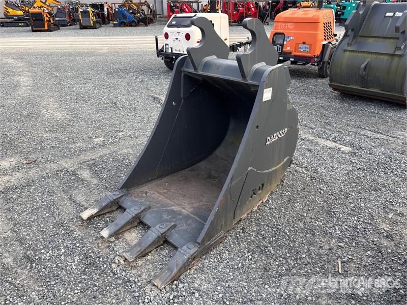 DaeQuip 34 in Digging Excavator Bucket Kauhat