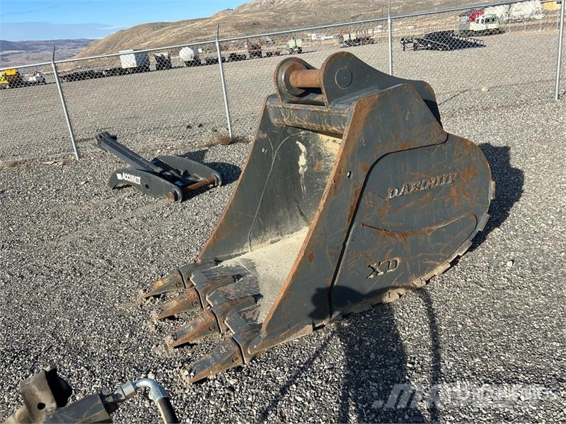 DaeQuip 48 in Digging Excavator Bucket (Unused) Kauhat