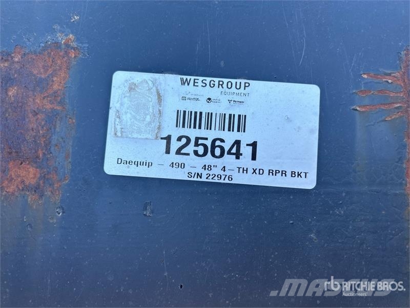 DaeQuip 48 in Digging Excavator Bucket (Unused) Kauhat