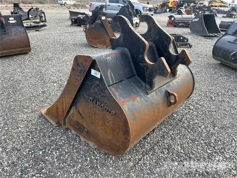 DaeQuip 60 in Cleanup Excavator Bucket Kauhat
