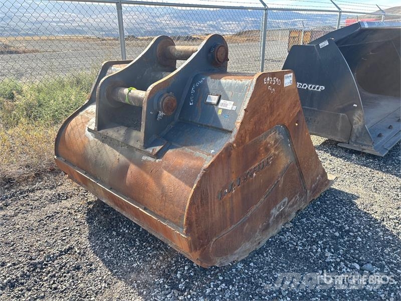 DaeQuip 72 in Cleanup Excavator Bucket Kauhat