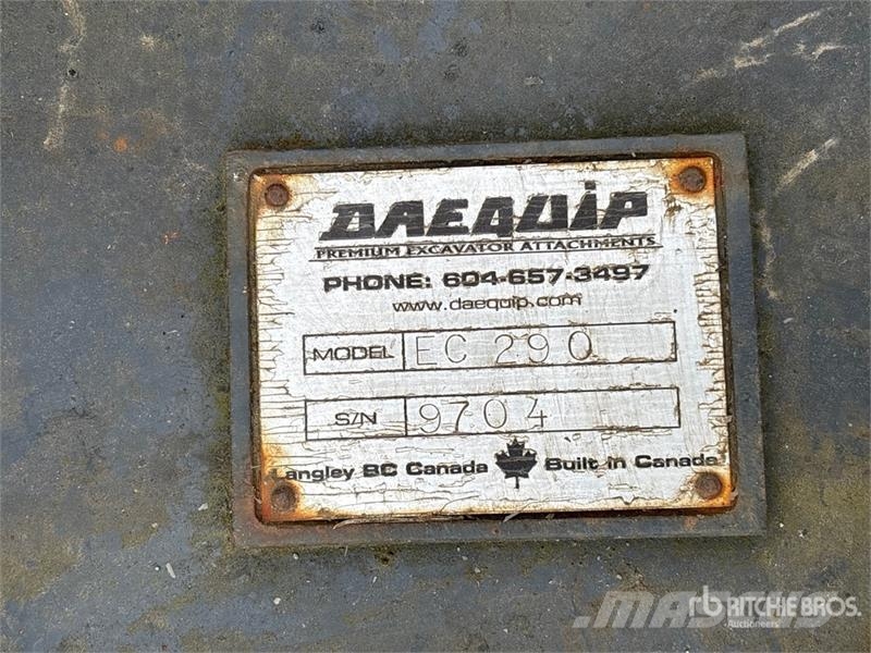 DaeQuip EC290 46 in Plate Compactor Attachment Placas compactadoras