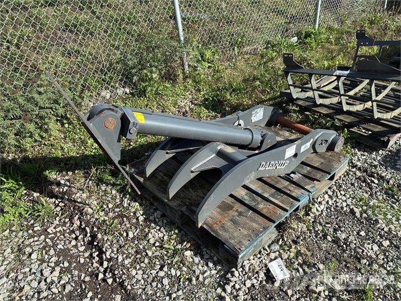 DaeQuip HE120 22 in Hydraulic Excavator Thumb (Unused) دلاء