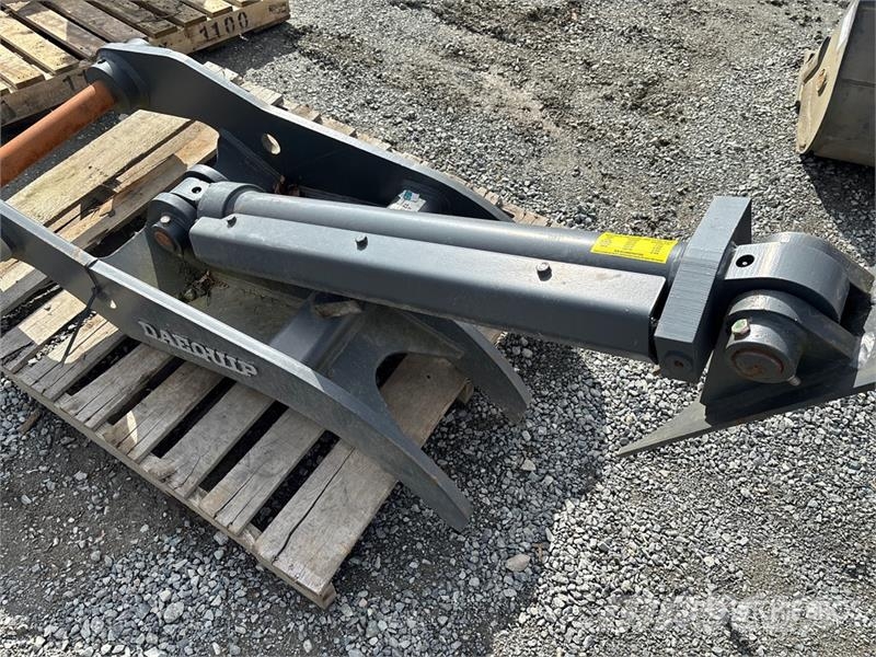 DaeQuip HE120 22 in Hydraulic Excavator Thumb (Unused) دلاء