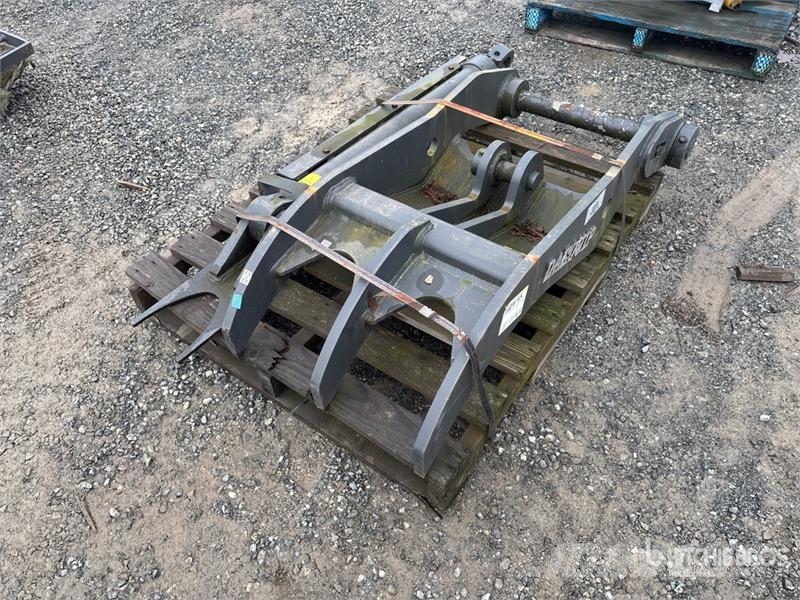 DaeQuip HE120 50 in Hydraulic Excavator Thumb Кофи