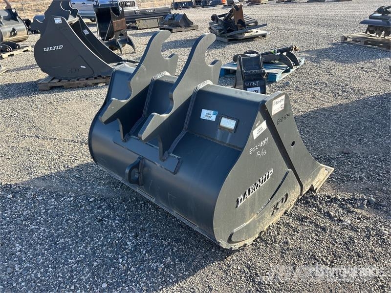 DaeQuip HE120 54 in Cleanup Excavator Bucket (Unused) Kauhat