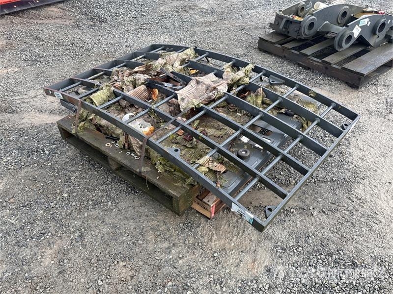 DaeQuip HE120 70 in Cab Guard Other components