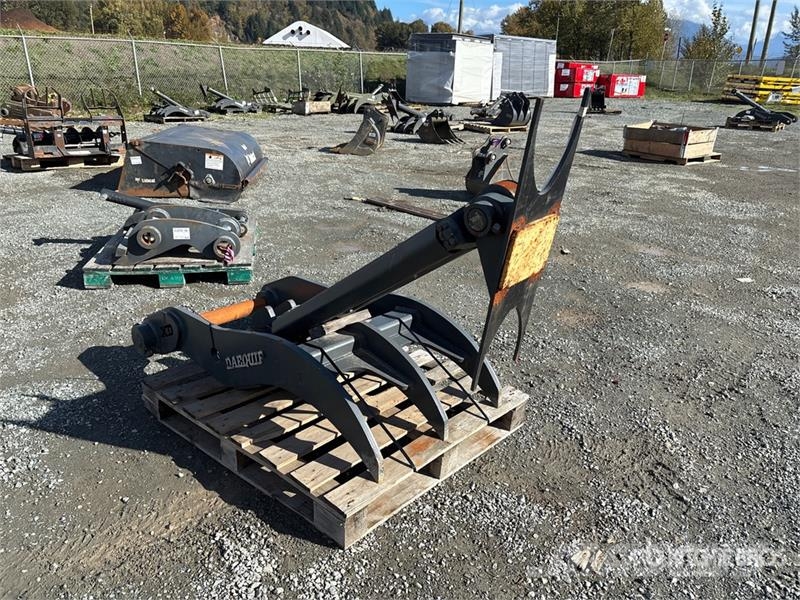 DaeQuip HE200 26 in Hydraulic Excavator Thumb (Unused) دلاء