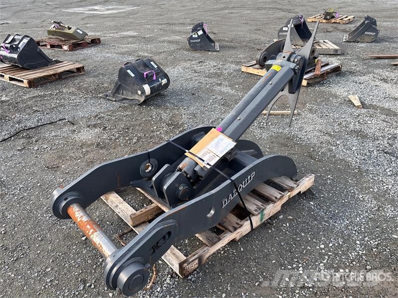 DaeQuip HE200 26 in Hydraulic Excavator Thumb Kanalak
