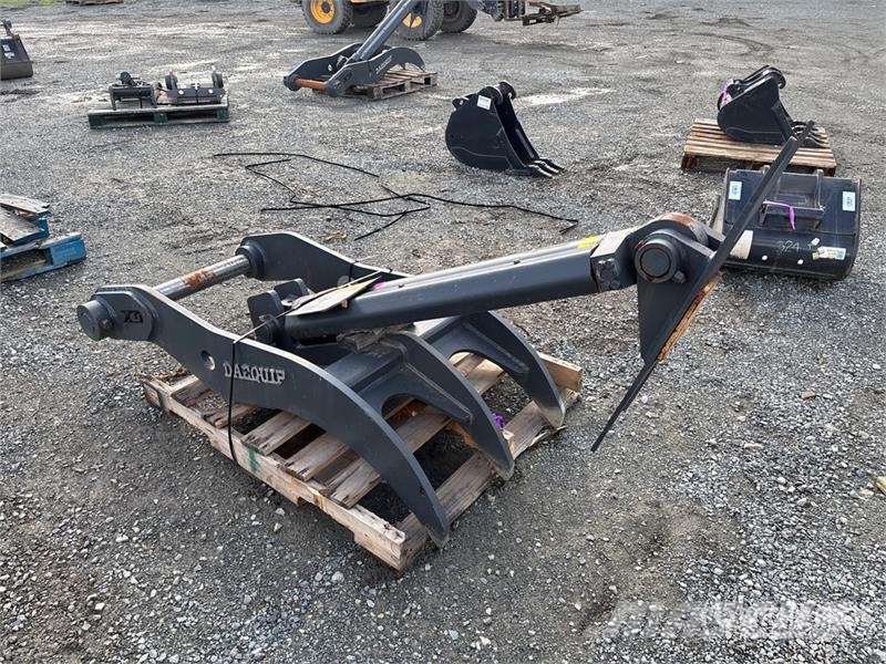 DaeQuip HE200 26 in Hydraulic Excavator Thumb Kanalak