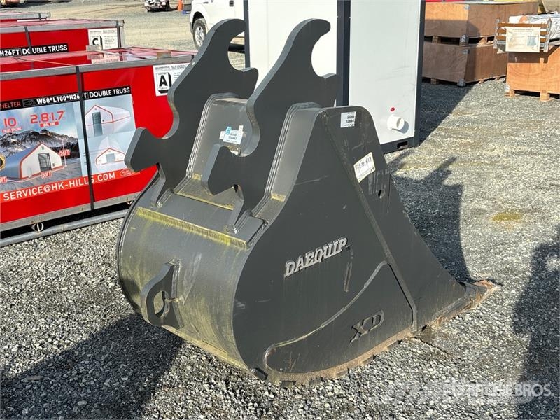 DaeQuip HE200 32 in Digging Excavator Bucket - Fits DX235L Žlice