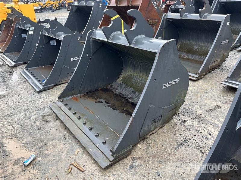 DaeQuip HE200 58 in Cleanup Excavator Bucket Buckets