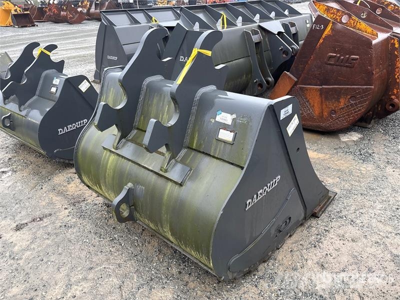DaeQuip HE200 58 in Cleanup Excavator Bucket Buckets