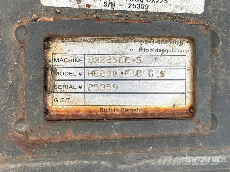 DaeQuip HE200 68 in Cab Guard Autres accessoires