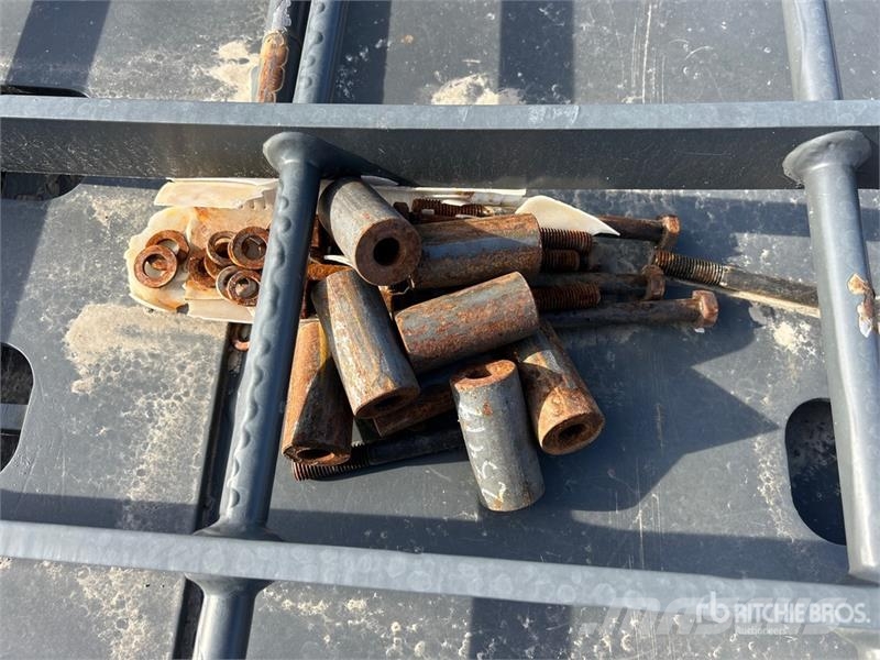 DaeQuip HE200 Excavator Cab Guard (Unused) Andre komponenter
