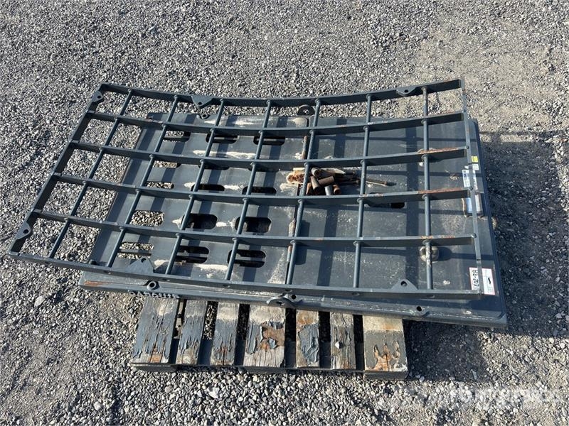 DaeQuip HE200 Excavator Cab Guard (Unused) Andre komponenter