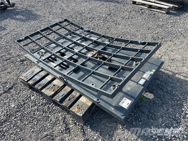 DaeQuip HE200 Excavator Cab Guard (Unused) Andre komponenter