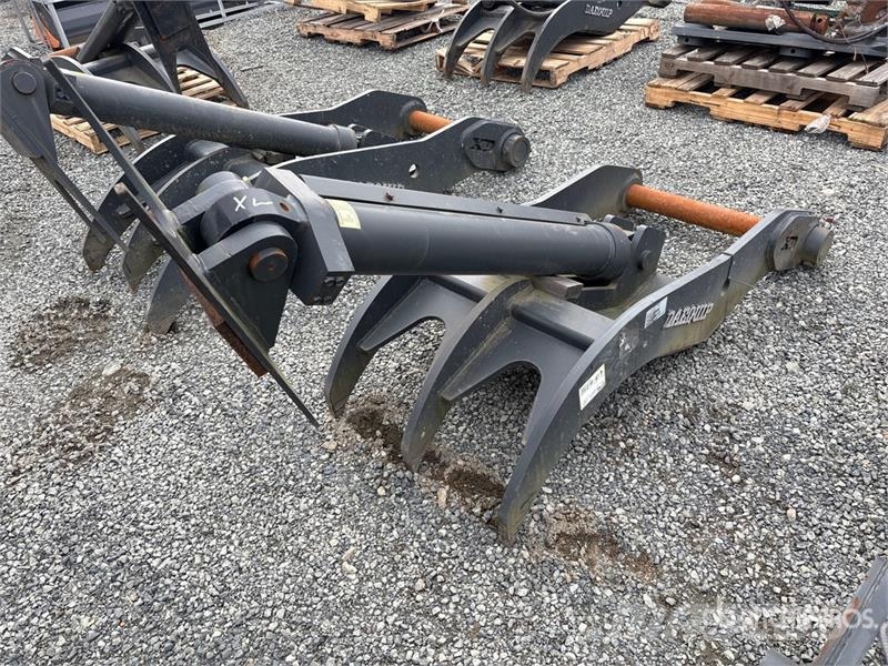 DaeQuip HE250 62 in Hydraulic Excavator Thumb Kašike / Korpe