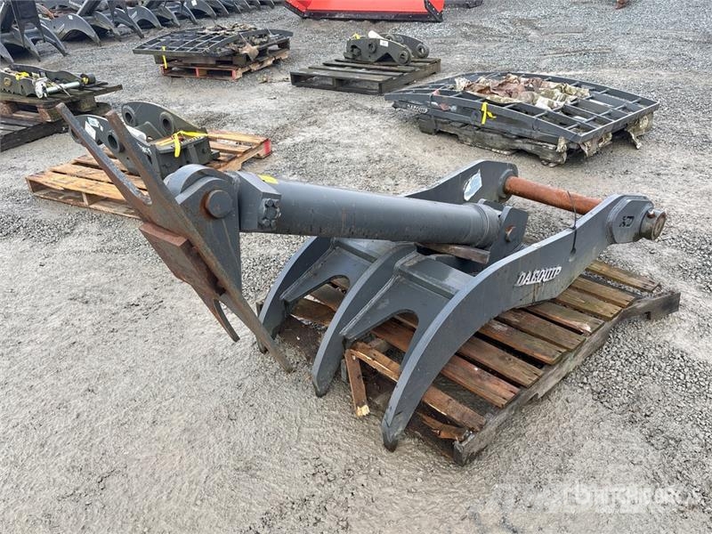 DaeQuip HE250 64 in Hydraulic Excavator Thumb Кофи