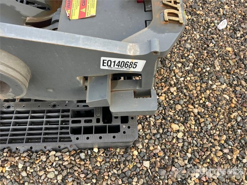 DaeQuip HE250 Excavator Coupler クイックヒッチ