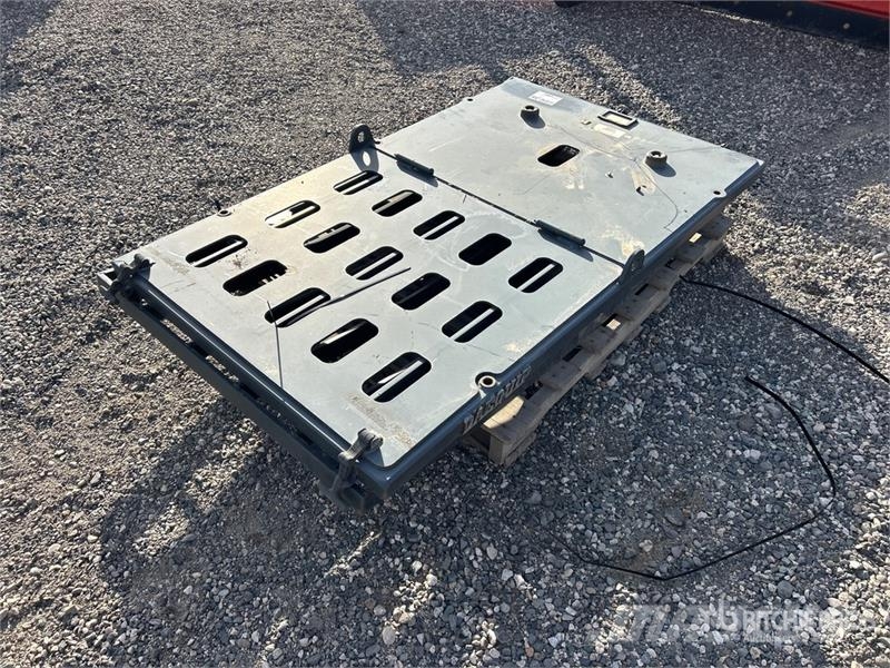 DaeQuip HE250 Excavator Cab Guard (Unused) Andre komponenter