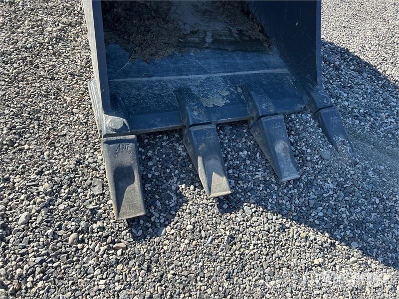 DaeQuip HE250 H 42 in Digging Excavator Bucket (Unused) Kauhat