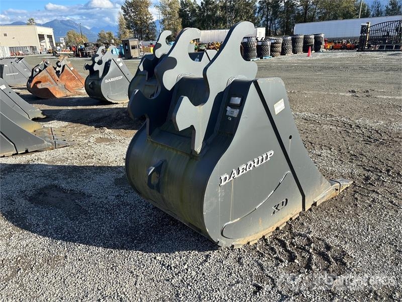DaeQuip HE300 42 in Digging Excavator Bucket Kauhat