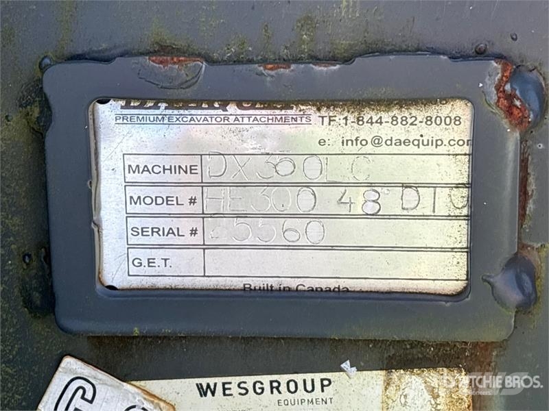 DaeQuip HE300 42 in Digging Excavator Bucket Kauhat