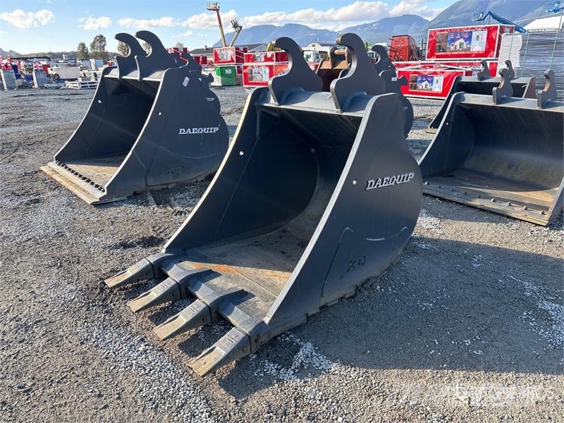 DaeQuip HE300 44 in Digging Excavator Bucket (Unused) Kauhat