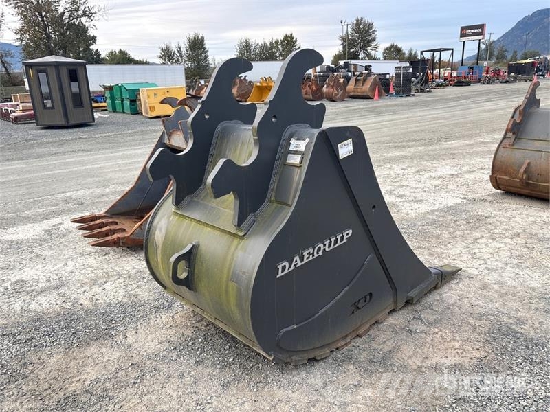 DaeQuip HE300 46 in Digging Excavator Bucket Kauhat