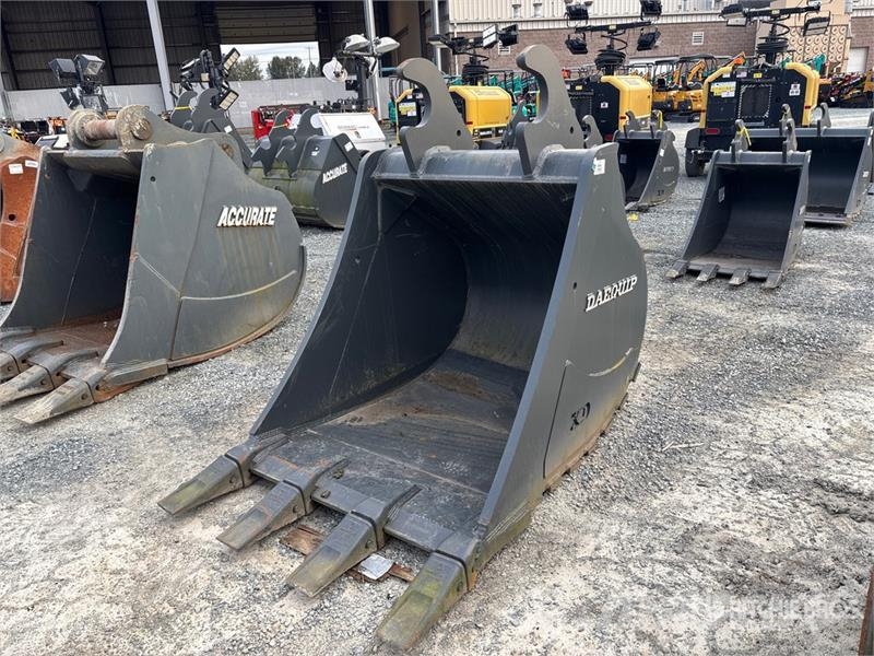 DaeQuip HE300 46 in Digging Excavator Bucket Kauhat