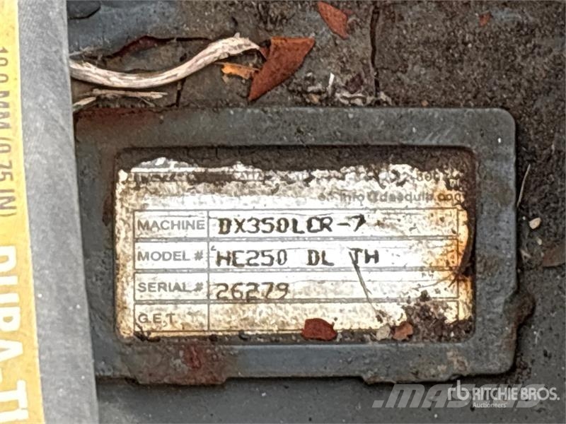 DaeQuip HE300 60 in Excavator Thumb Kauhat