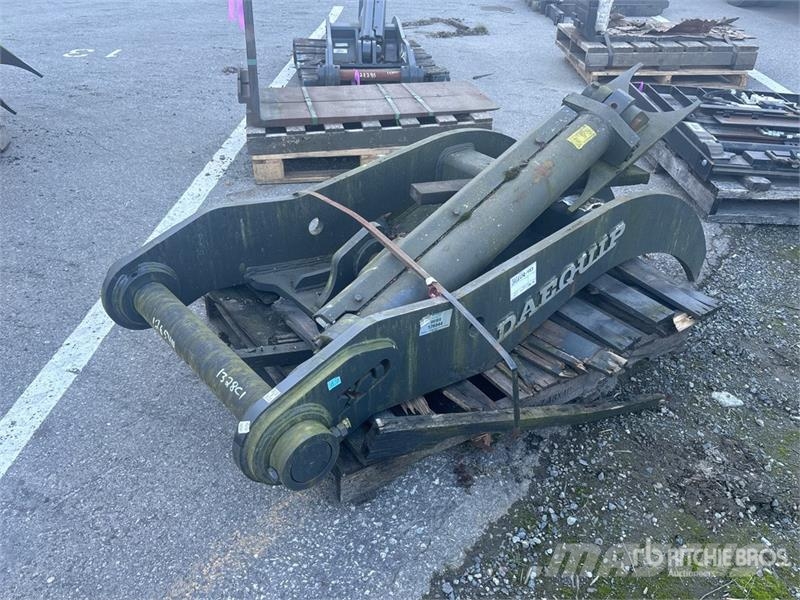DaeQuip HE300 72 in Hydraulic Excavator Thumb (Unused) Žlice