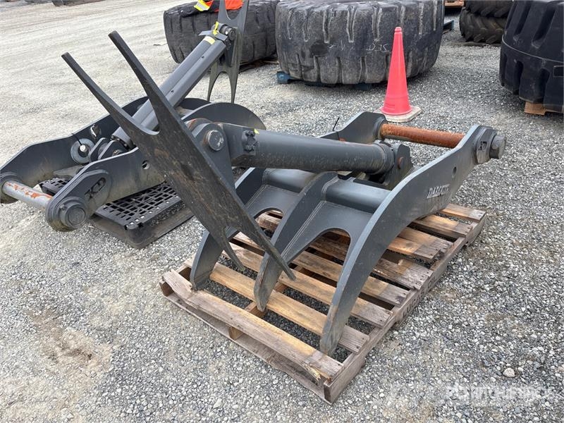 DaeQuip HE300 72 in Hydraulic Excavator Thumb Kašike / Korpe