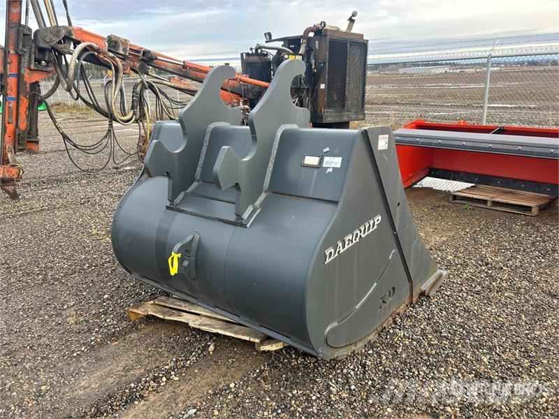 DaeQuip HE300 72 in Q/C Cleanup Excavator Bucket - Fits Do Kauhat