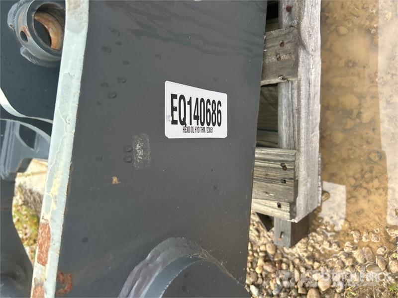 DaeQuip HE300 Excavator Thumb - Fits Doosan DX300 Schaufeln