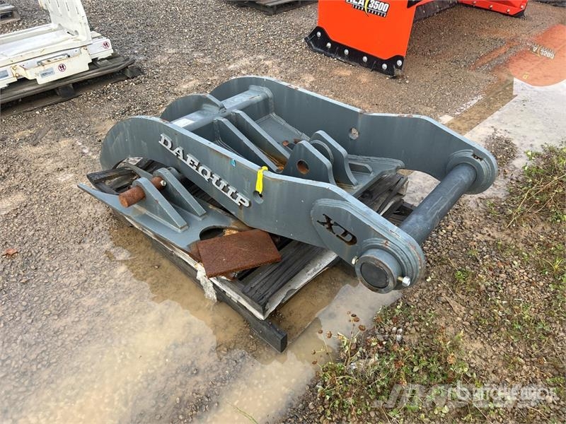 DaeQuip HE300 Excavator Thumb - Fits Doosan DX300 Schaufeln