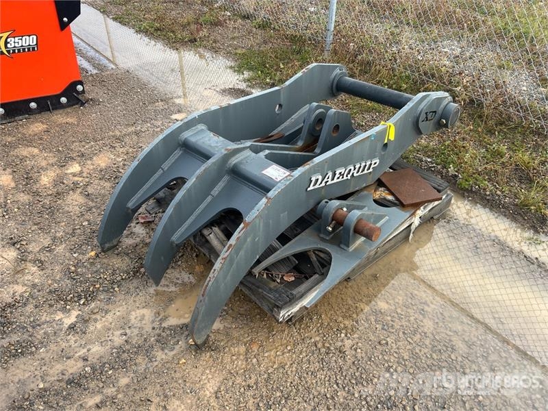DaeQuip HE300 Excavator Thumb - Fits Doosan DX300 Schaufeln